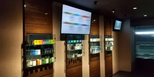 喫煙所のデジタルサイネージ